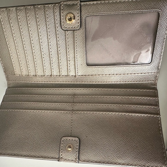 Michael kors wallet - Picture 4 of 4
